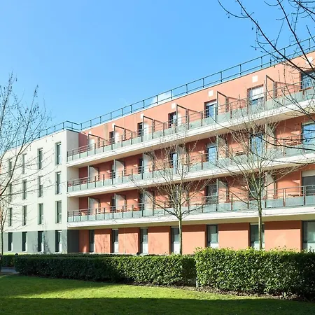 Comfort Versailles, St Cyr L'ecole Hotel