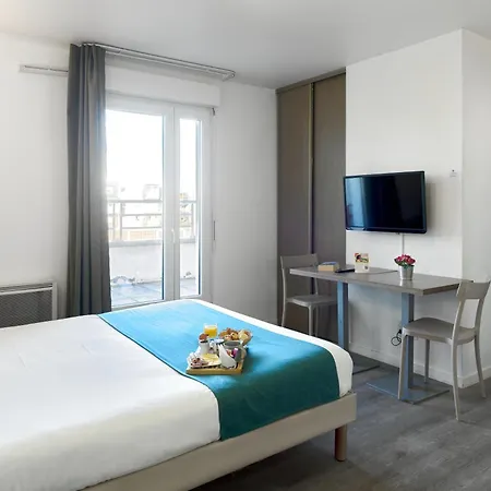 Hotel Comfort Versailles, St Cyr L'ecole 3*