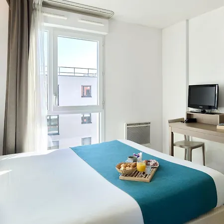 Comfort Versailles, St Cyr L'ecole 3*