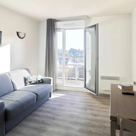 Hotel Comfort Versailles, St Cyr L'ecole Saint-Cyr-l'Ecole