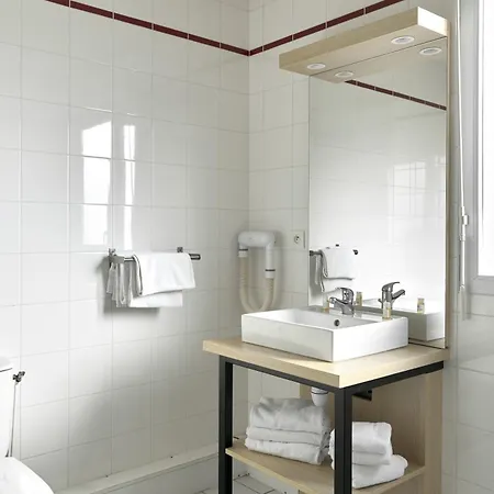 Hotel Comfort Versailles, St Cyr L'ecole Saint-Cyr-lʼÉcole