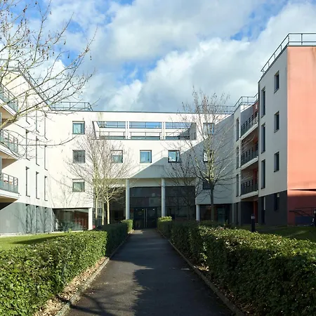 Comfort Versailles, St Cyr L'ecole Hotel