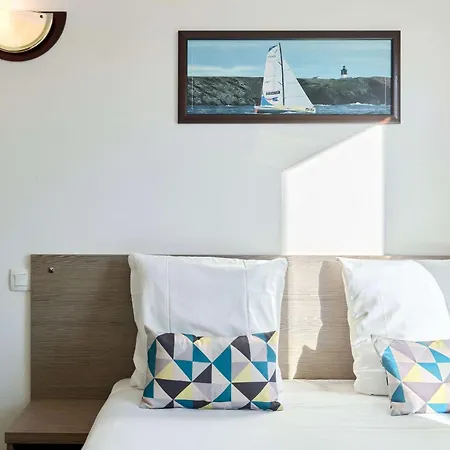Hotel Comfort Versailles, St Cyr L'ecole 3*