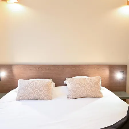 Comfort Versailles, St Cyr L'ecole