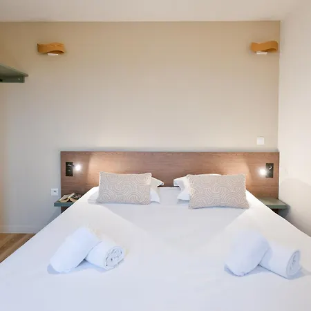 Comfort Versailles, St Cyr L'ecole 3*