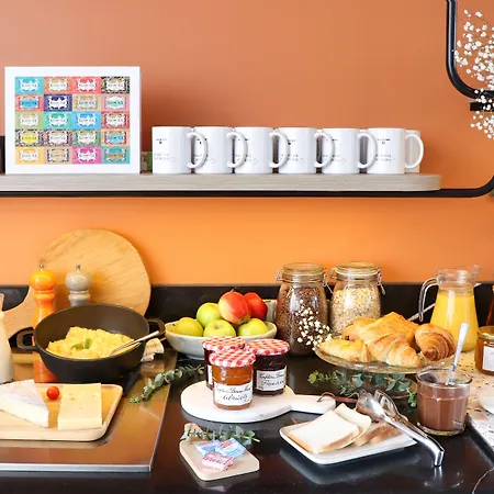 Comfort Versailles, St Cyr L'ecole Hotel apartamentowy