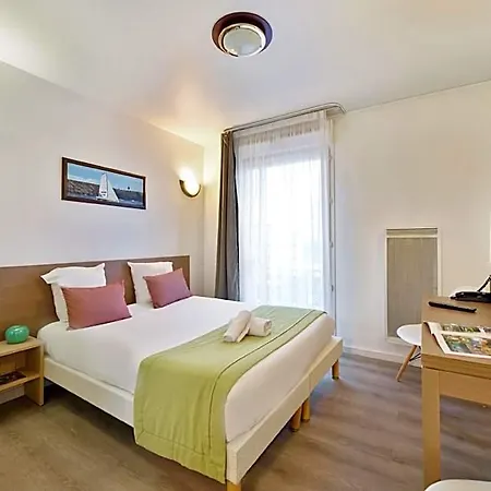 Comfort Versailles, St Cyr L'ecole