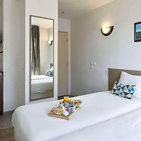 شقة فندقية Comfort Versailles, St Cyr L'ecole
