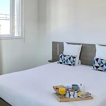 Comfort Versailles, St Cyr L'ecole شقة فندقية 3*