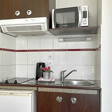 Comfort Versailles, St Cyr L'ecole Aparthotel