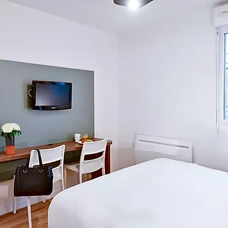 Comfort Versailles, St Cyr L'ecole 3* Saint-Cyr-lʼÉcole