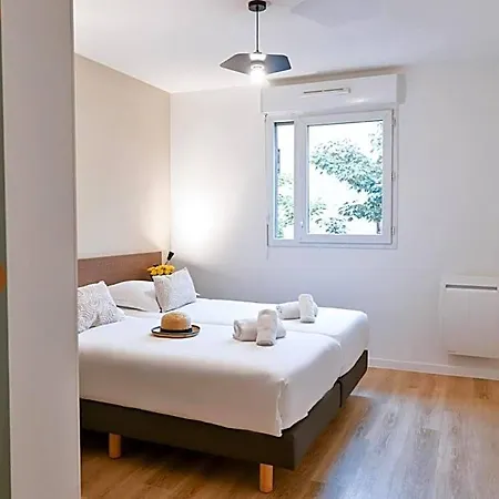מלון דירות Comfort Versailles, St Cyr L'ecole Saint-Cyr-lʼÉcole