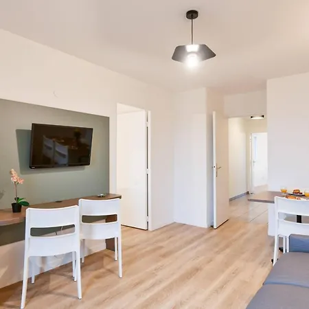 Comfort Versailles, St Cyr L'ecole