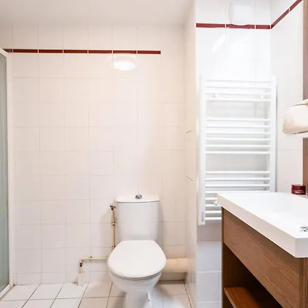 Comfort Versailles, St Cyr L'ecole Saint-Cyr-lʼÉcole