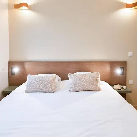 מלון דירות Comfort Versailles, St Cyr L'ecole 3*