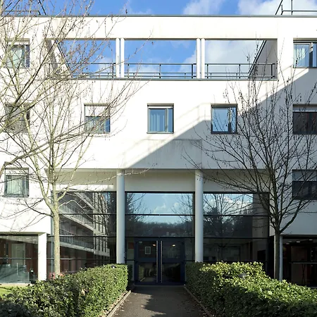 Comfort Versailles, St Cyr L'ecole