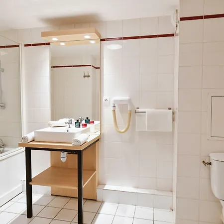Comfort Versailles, St Cyr L'ecole