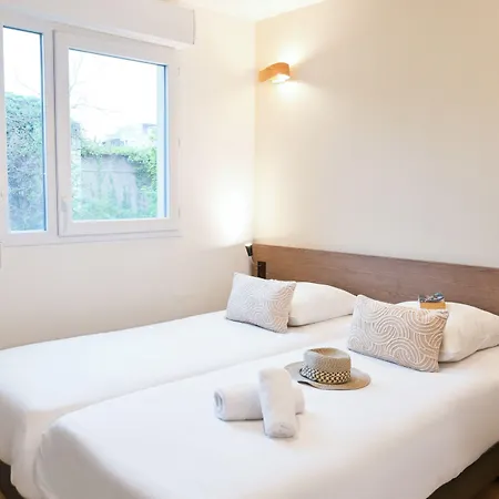 Hotel apartamentowy Comfort Versailles, St Cyr L'ecole