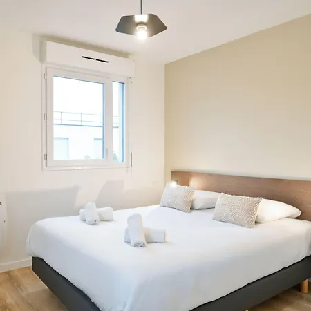 Comfort Versailles, St Cyr L'ecole Hotel apartamentowy Saint-Cyr-lʼÉcole