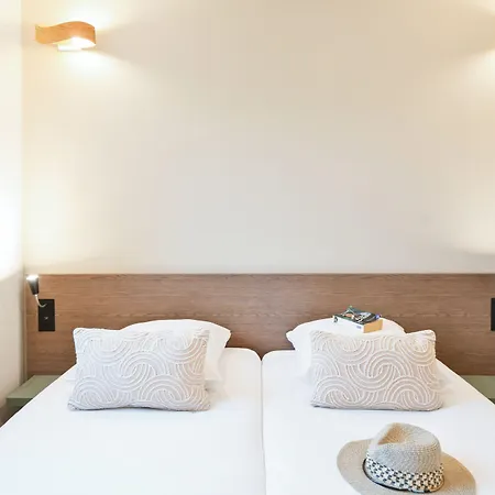 Comfort Versailles, St Cyr L'ecole Saint-Cyr-l'Ecole