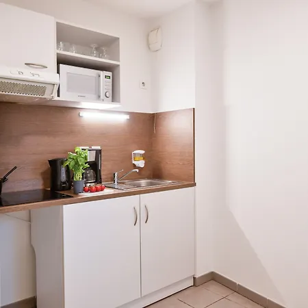 Aparthotel Comfort Versailles, St Cyr L'ecole 3*