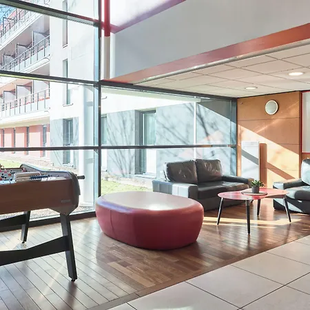 Aparthotel Comfort Versailles, St Cyr L'ecole 3*