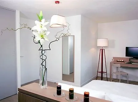 Comfort Versailles, St Cyr L'ecole Apart Otel