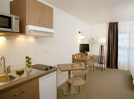 Apart Otel Comfort Versailles, St Cyr L'ecole Saint-Cyr-lʼÉcole